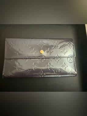 Used good condition Louis Vuitton Vernis Monogram Patent Leather Wallet Purple